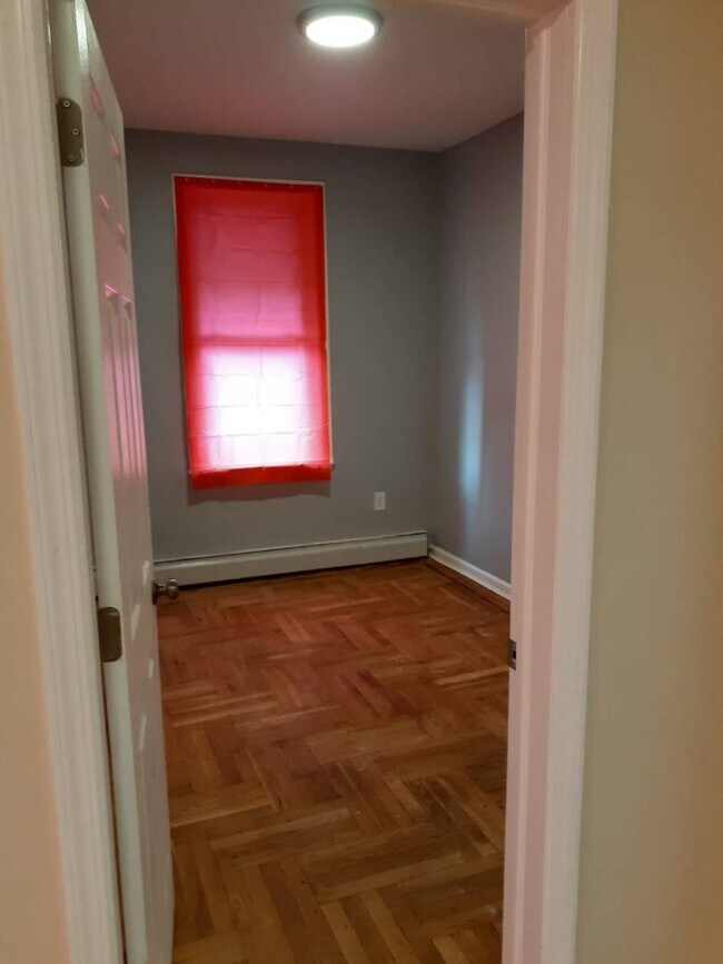 Foto del edificio - 634 Rosedale Ave
