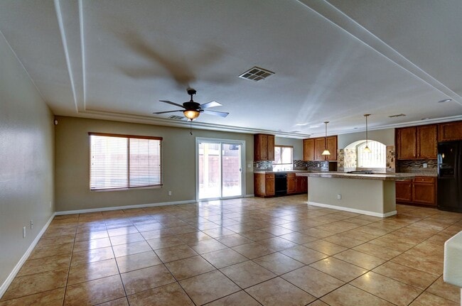 Foto del edificio - 6733 Lydian Ct