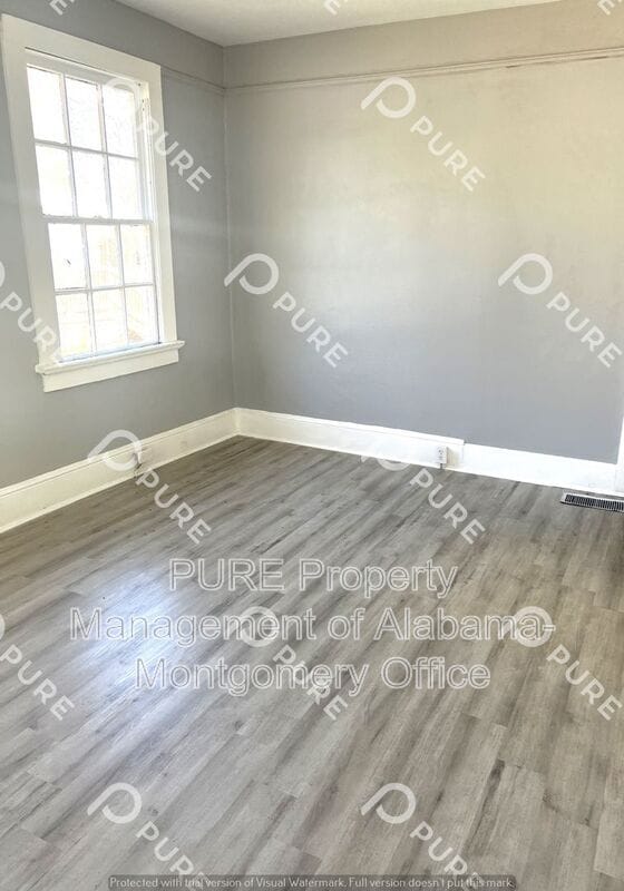 Building Photo - 602 6th St