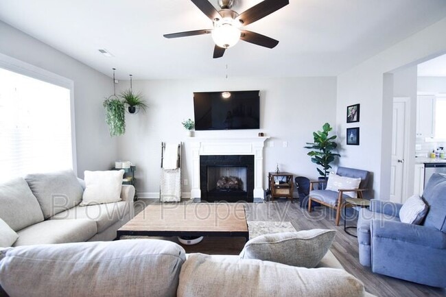 Foto del edificio - 517 Rempstone Ln