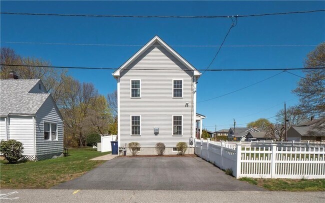 Foto del edificio - 94 Narragansett St