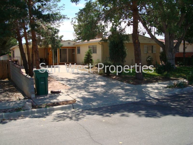 Sunroom! House for Rent in Farmington, NM