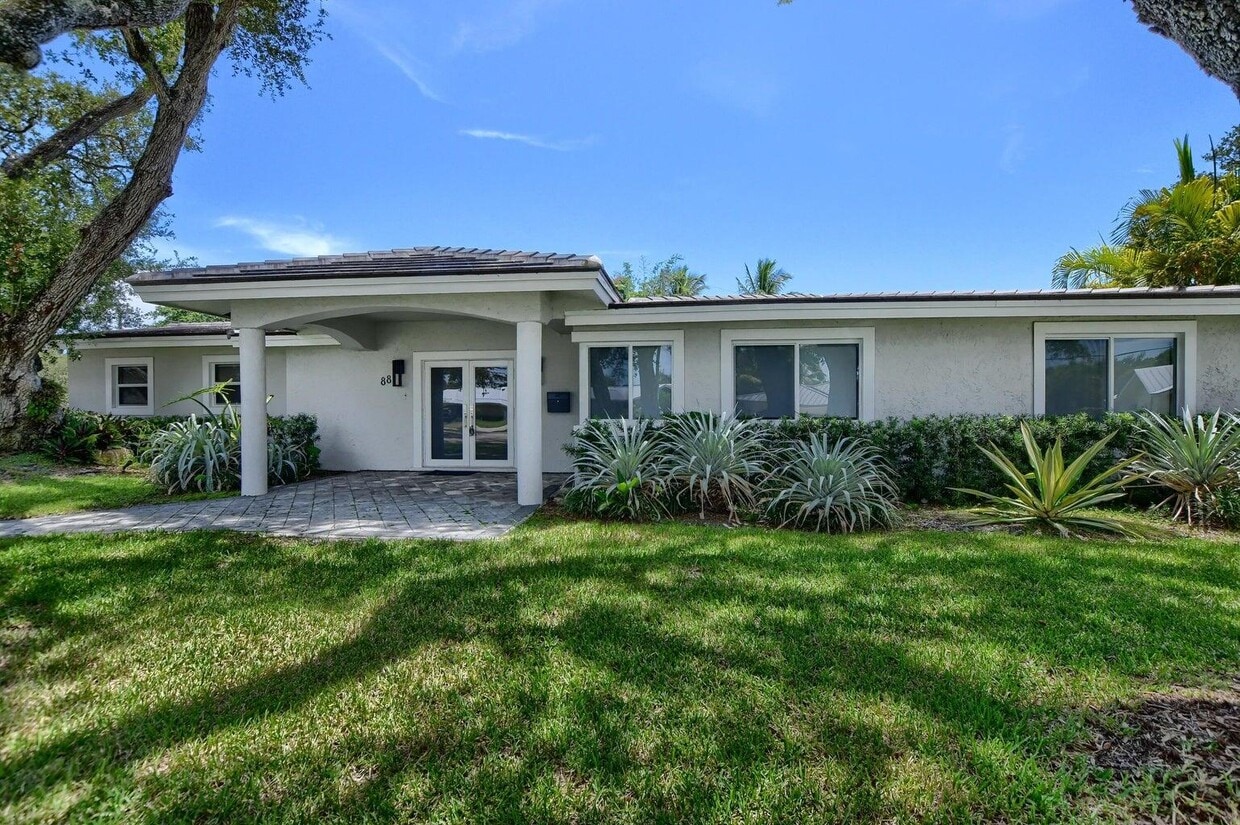 Foto principal - 88 SW 10th Dr