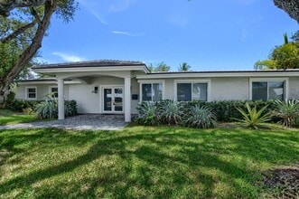 Building Photo - 88 SW 10th Dr