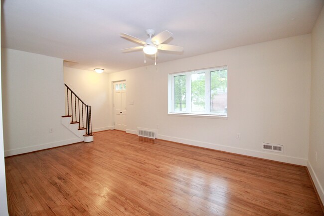 Living Room 2 - 3919 Oak Street