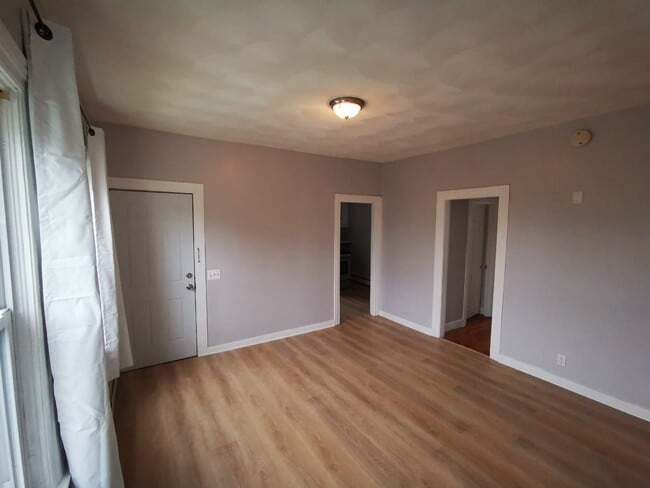 Dining room - 270 Division St