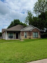 Building Photo - 112 Garden Dr