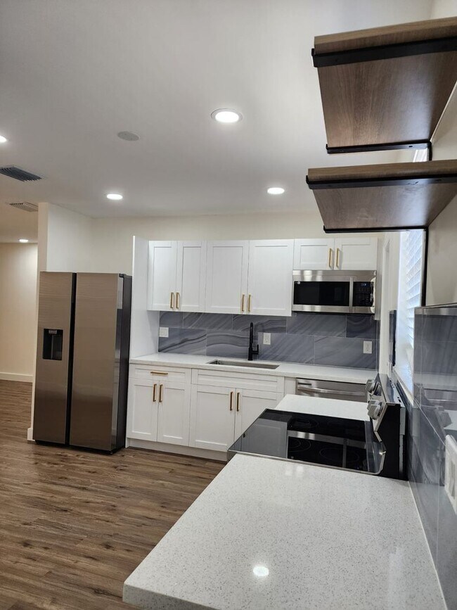 Foto del edificio - Beautifully Updated 2-Bedroom Home in Prime Location!