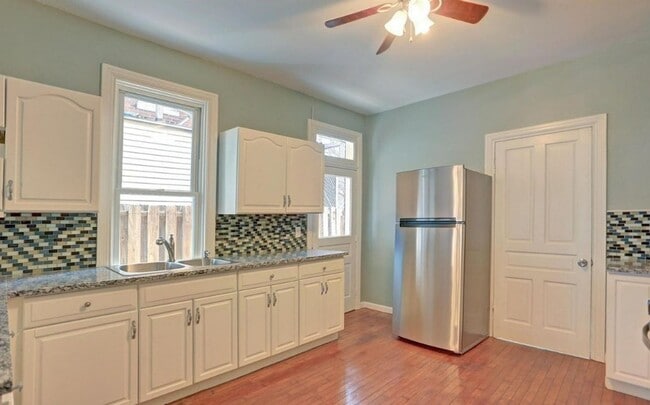 Building Photo - Spacious 4 Bedroom, 1 Bath Home in York, Pa!