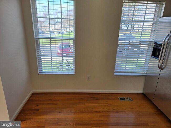 Foto del edificio - 300 Cinnabar Ln