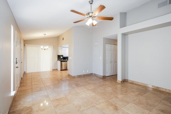 Foto del edificio - 3424 Edgehill Way