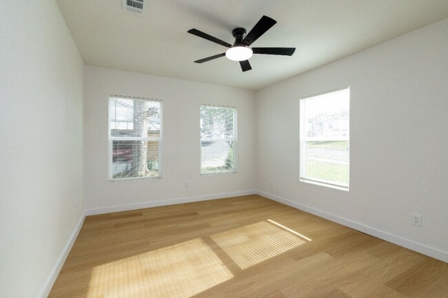 Foto del edificio - 3501 Canyon Ridge Ave