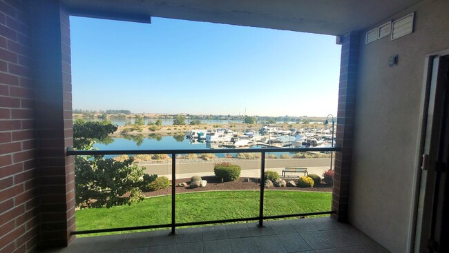 Foto del edificio - 300 Columbia Point Dr