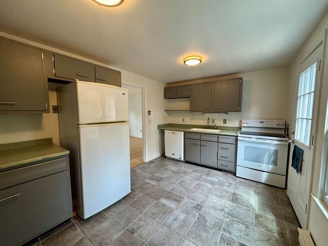 Foto principal - South Portland 2BD/1BA with Off Street Par...