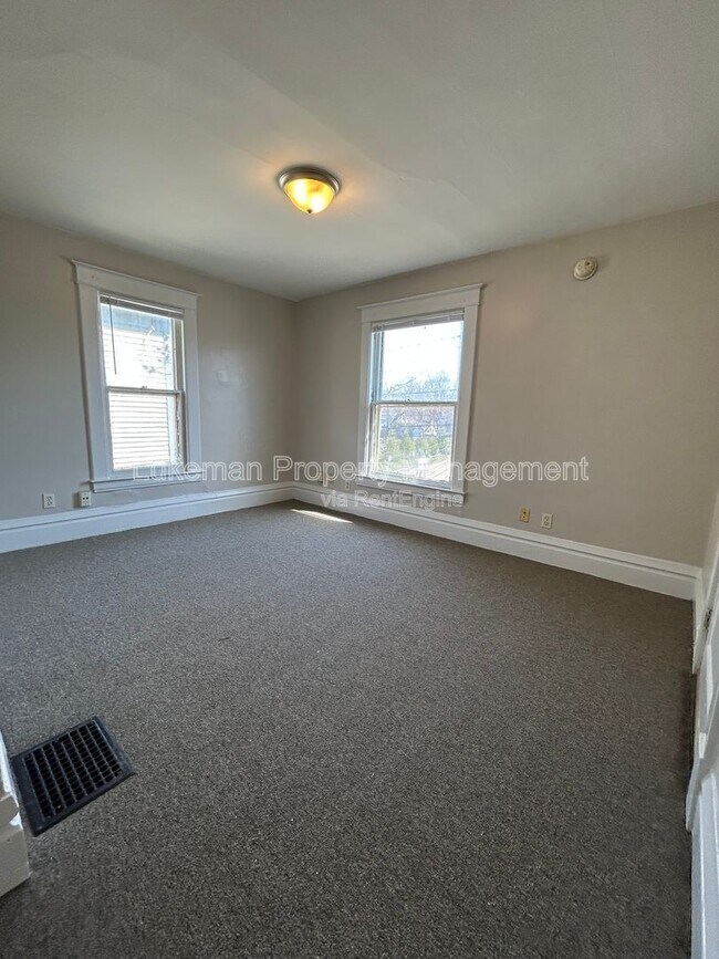 Foto del edificio - 1324 S Westnedge Ave