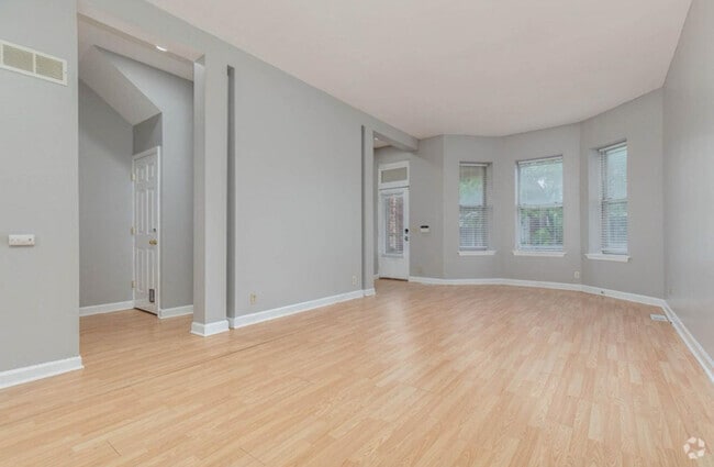 Building Photo - 3914 Shenandoah Ave