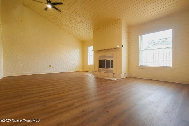 Building Photo - 746 Ironwood Dr