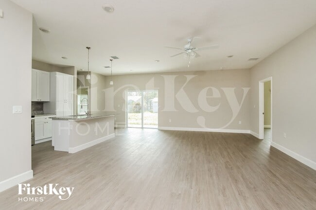 Foto del edificio - 664 Weaver Rd SW