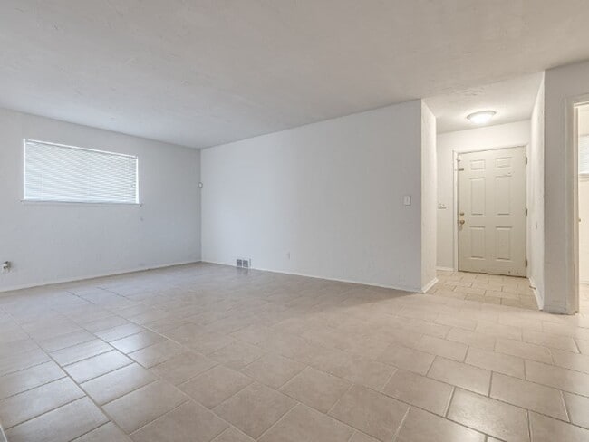 Building Photo - 33 NE 63rd St