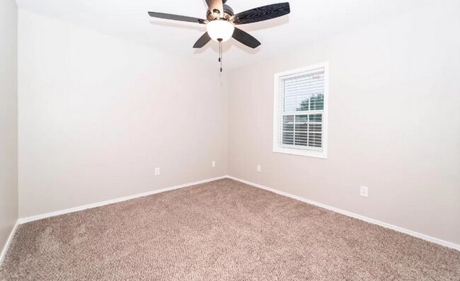 Building Photo - Upland Heights 3 Bedroom 2 bathroom Home!