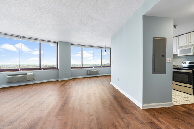 Hardwood Floor Throughout - 100 Old Palisade Rd