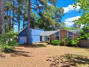 Building Photo - 741 Maxine St