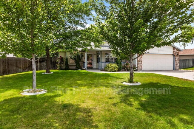 Building Photo - 2117 S Crimson Rose Way