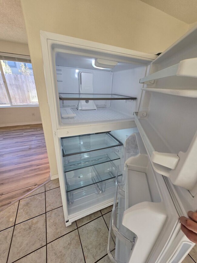 Foto del edificio - THIS 1 BEDROOM 1 BATH IS A GEM ON THE EAST SIDE OF MEDFORD