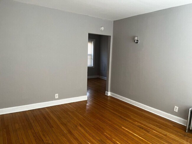 Foto del edificio - 1336 E 76th St