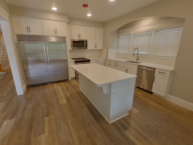 Building Photo - 1236 Mill St