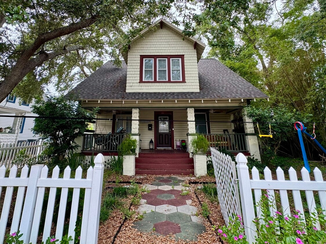 Primary Photo - 427 9th Ave N