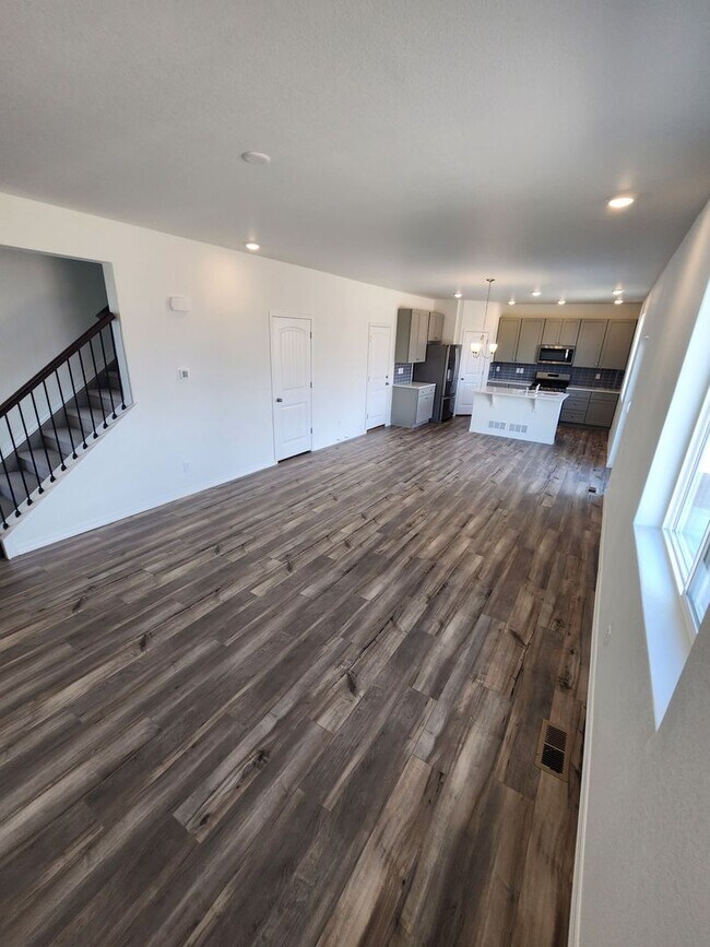 Building Photo - **MOVE IN SPECIAL** $1000 OFF 1st MONTH'S ...