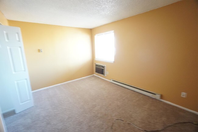 Building Photo - 14701 E Tennessee Dr