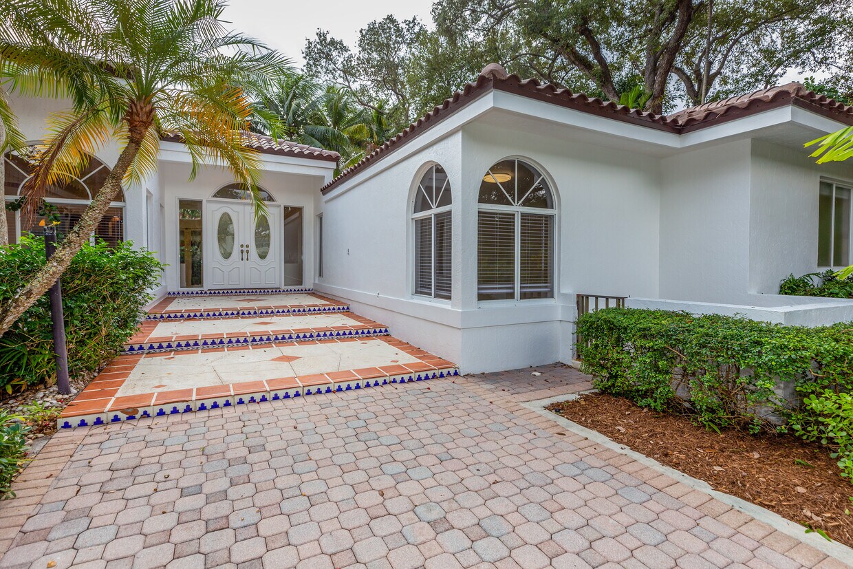 Foto principal - 450 Sunset Dr