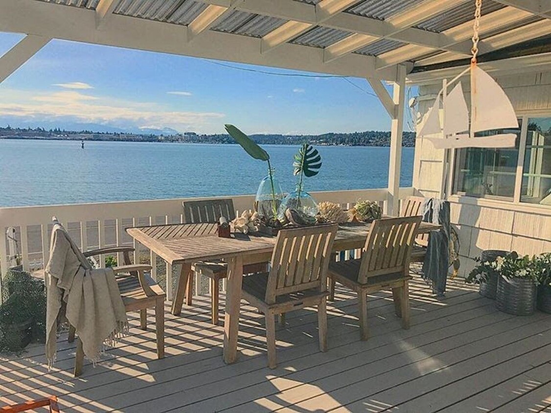 Foto principal - 2 br, 1 bath House - 1535 Beach Drive E