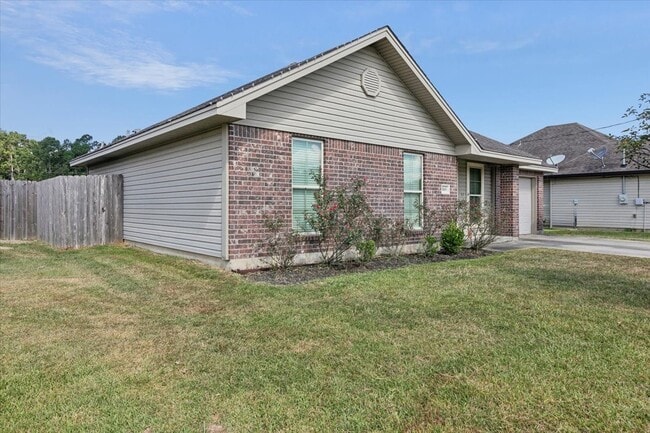 Building Photo - 5165 Springwood Loop