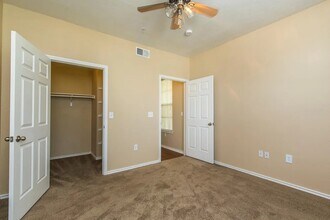 Building Photo - 13031 Pk Xing Dr
