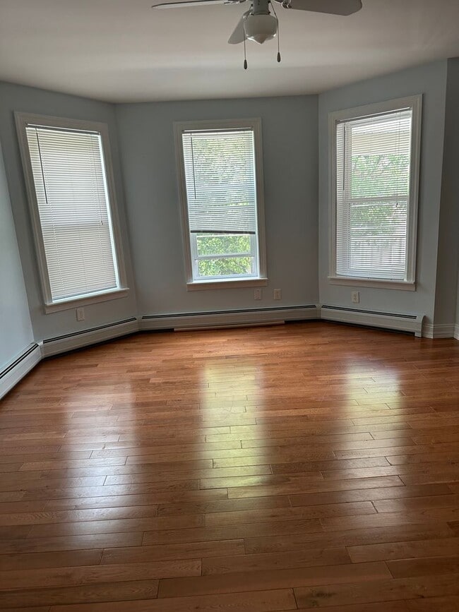 Building Photo - 32 Dana Ave