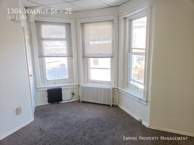 Foto del edificio - 2nd Floor: 1 Bedroom/ 1 Bathroom Apartment...