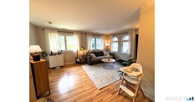 Photo - 7 Seir Hill Rd Townhome