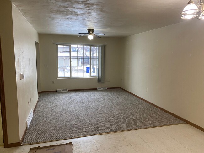 Foto del edificio - 784 S Olson Ave