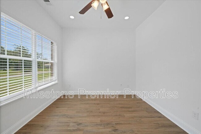 Building Photo - 3308 Moulton St
