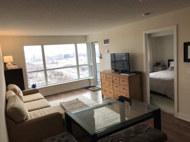 SUITE - 135 Village Green Sq