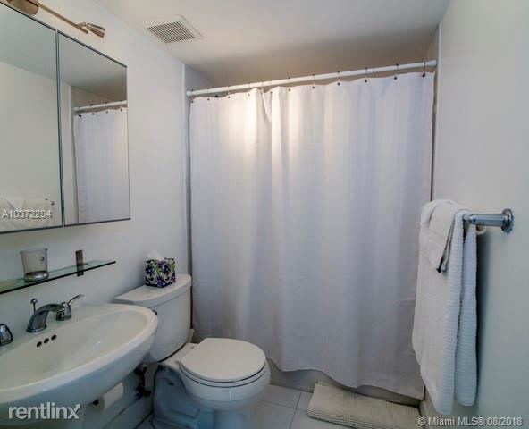 Building Photo - 2 br, 2 bath Condo - 360 Collins Ave Unit 2