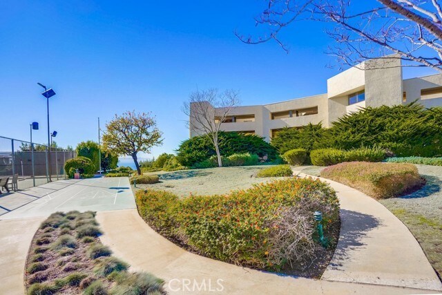 Building Photo - 3200 La Rotonda Dr