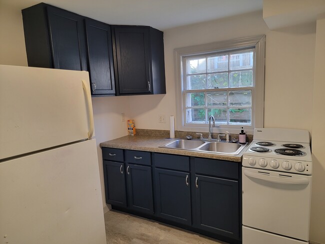 Kitchen - 912 S 5th Ave