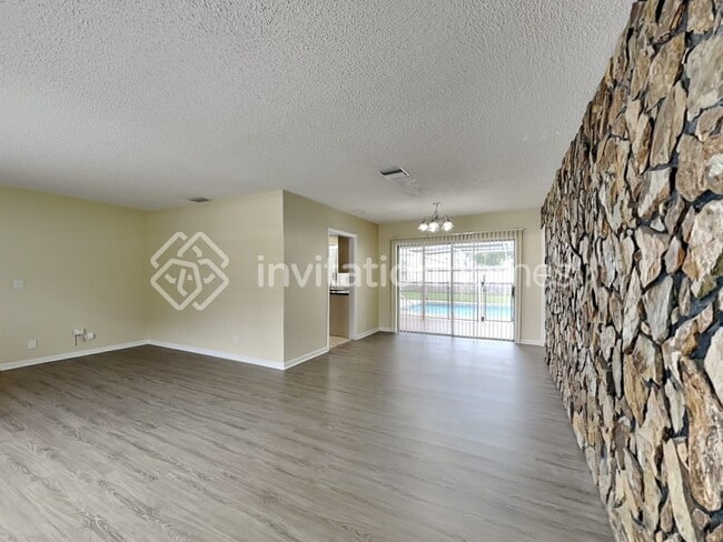 Building Photo - 951 SW 69th Ave