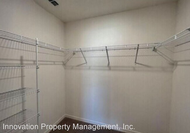 Foto del edificio - 4 br, 2 bath House - 539 Finch Ct.