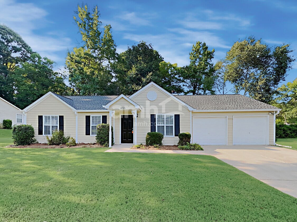 Primary Photo - 4025 River Rock Way