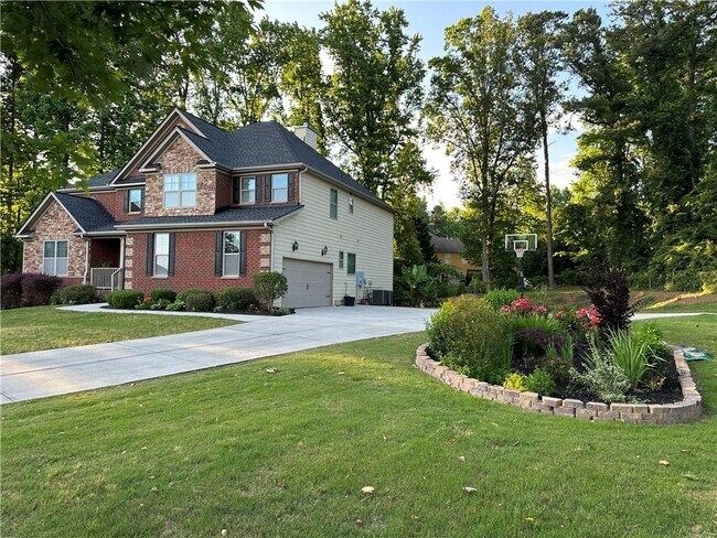 Foto del edificio - 1443 Josh Valley Ln